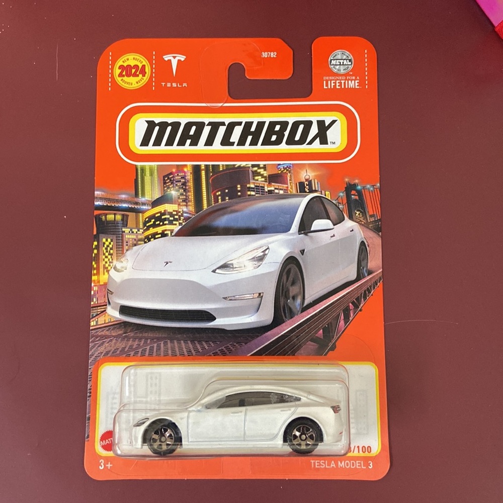 Tesla model 3 matchbox - Picture 1 of 2
